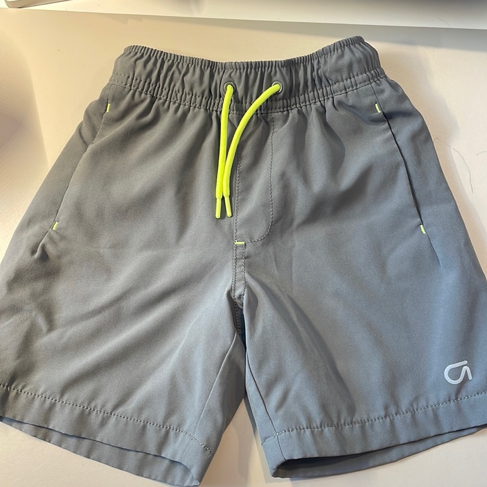 Gap toddler performance shorts